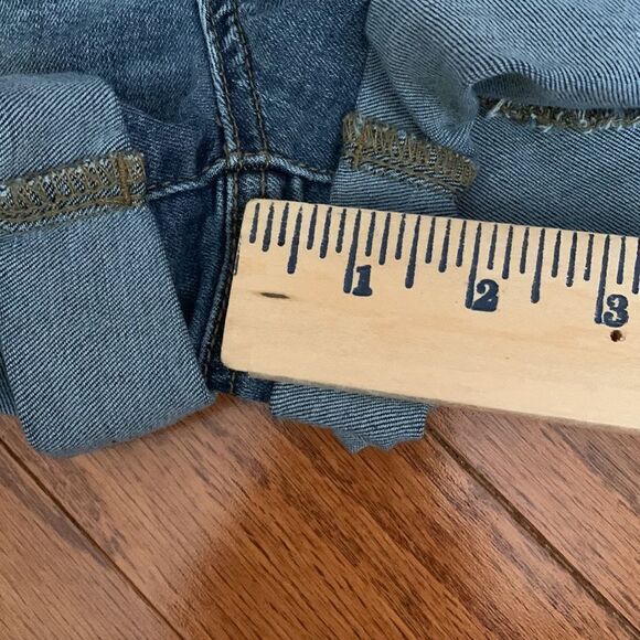 SO high-rise Shortie distressed shorts. Size 9/29 W - Picture 3 of 9